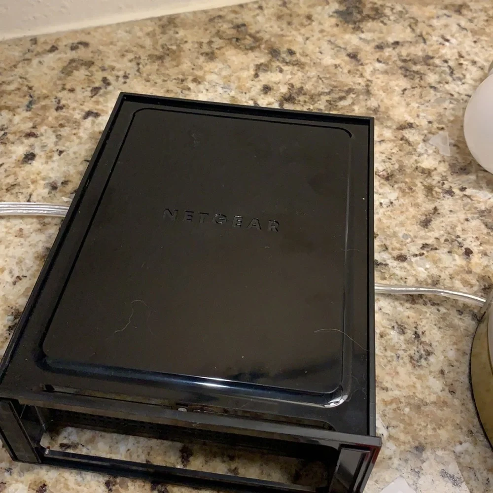 NetGear N300 Wireless Router - Picture 3 of 4